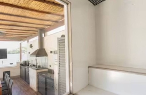 Caieira Casa | Cove in front of the island of Caras