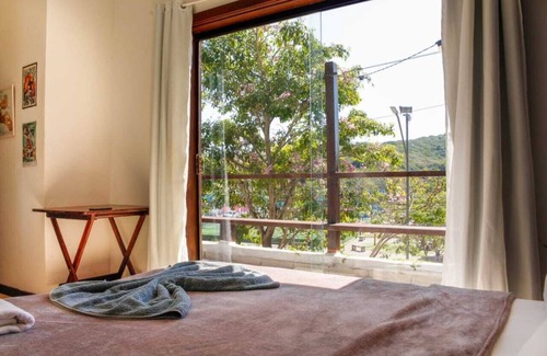 Portal da Ferradura Cabina | Hostel with private and shared rooms, excellent location and views.