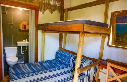 Praia de Santiago Apartamento | Casa Caiçara Veio do Rio - Quarto Casal 03 Quarto em São Sebastião, Brasil