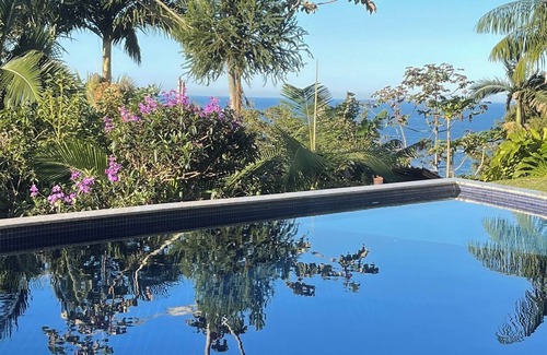 Estaleiro Apartamento | Embauba Suite 1 Incredible view and pool