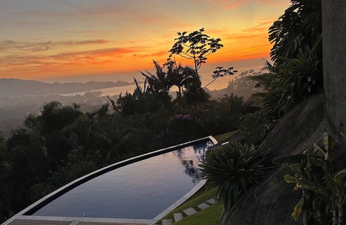Estaleiro Apartamento | Embauba Suite 1 Incredible view and pool