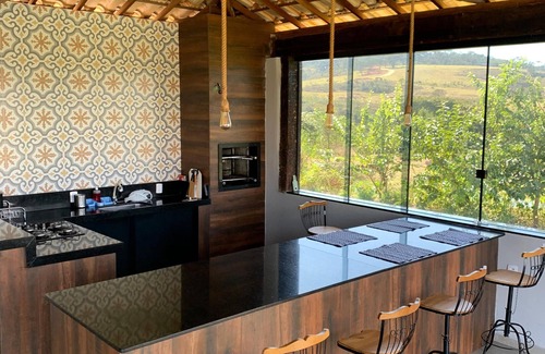 Cesar de Pina Cabaña | Casa Vista da Serra Perto de Trilhas, Cachoeiras e em Contato com a Natureza
