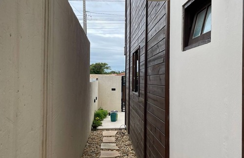Rio Vermelho Norte Chalet De Esquí | Woody House Chalé - O Refúgio Para sua Família na Praia em Florianópolis
