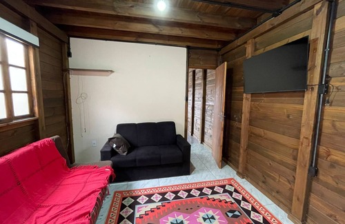 Rio Vermelho Norte Chalet De Esquí | Woody House Chalé - O Refúgio Para sua Família na Praia em Florianópolis