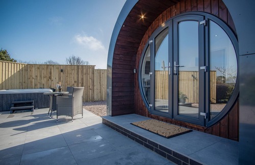 Tenby Cabina | Bracken Burrows - 1 Bed Pod - New Hedges