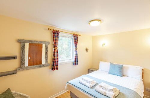 East Lewiston Casa | Bracken Lodge 8 with Hot Tub