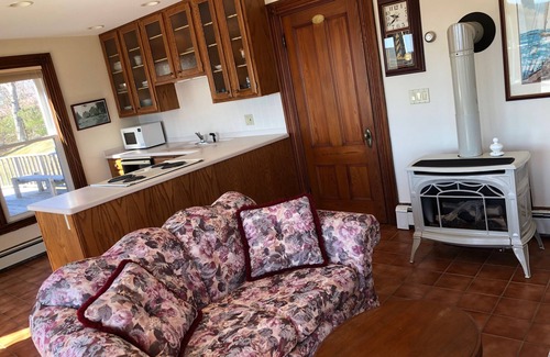 New Harbor Apartamento | BRACKETT The Moorings Resort, vista al mar, piscina y cerca de la playa de Pemaquid.