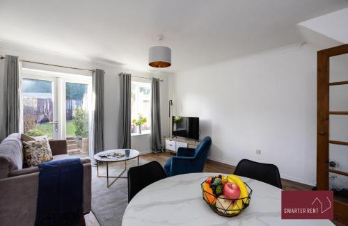 Bracknell Apartamento | Bracknell - 2 Bedroom Home With Parking & Garden
