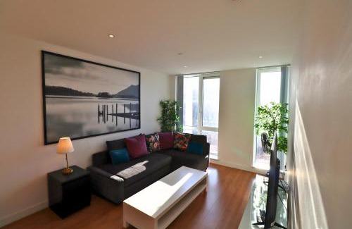 Bracknell Apartamento | Bracknell RWH Beautiful Two Bedroom Apartment