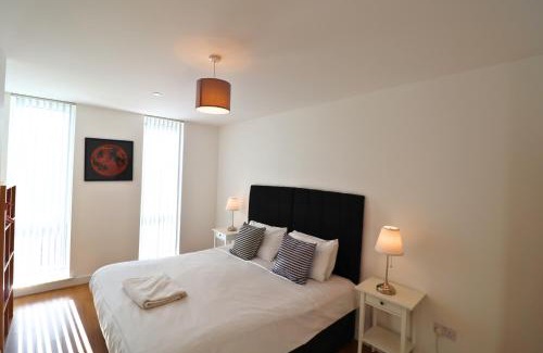 Bracknell Apartamento | Bracknell RWH Beautiful Two Bedroom Apartment