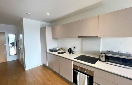 Bracknell Apartamento | Bracknell RWH Stunning Two Bedroom Apartment