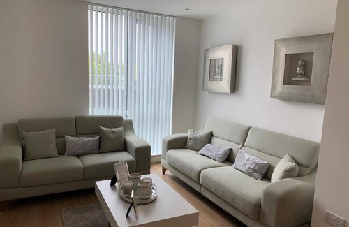 Bracknell Apartamento | Bracknell - Stunning 2 bedroom Flat with Spectacular Views
