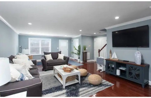 Neptune City Casa | Bradley Beach 5-BR Pool/Jacuzzi 1mile from Beach