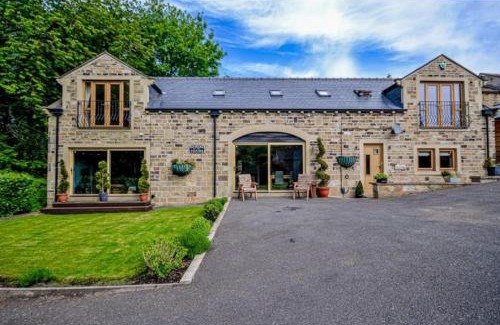Fenay Bridge Casa | Bradley Manor, Cosy Retreat For Families & Friends