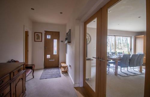 Fenay Bridge Casa | Bradley Manor, Cosy Retreat For Families & Friends