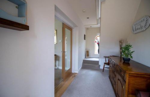 Fenay Bridge Casa | Bradley Manor, Cosy Retreat For Families & Friends