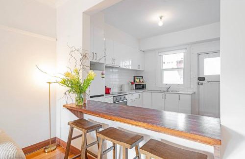 Sandy Bay Apartamento | 'Braelands by the Beach' Sun-kissed Sandy Bay Escape