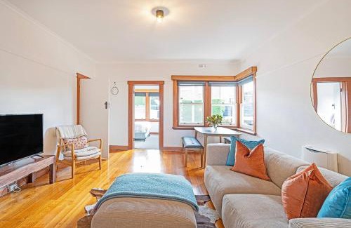 Sandy Bay Apartamento | 'Braelands by the Beach' Sun-kissed Sandy Bay Escape