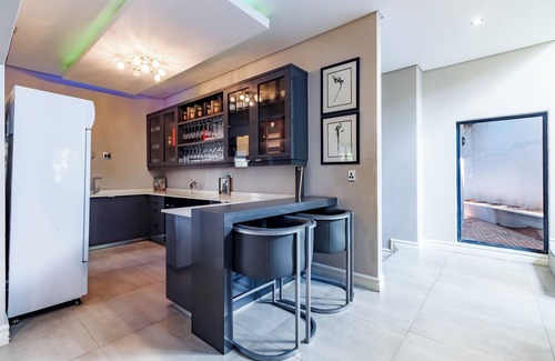 Woodmead Villa | BRAHAM LODGE: THE OCTAVE Where luxury and serenity meet!