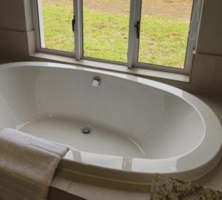 Nottingham Road Hotel | Brahman Hills - Gardens, Hotel & Cottages