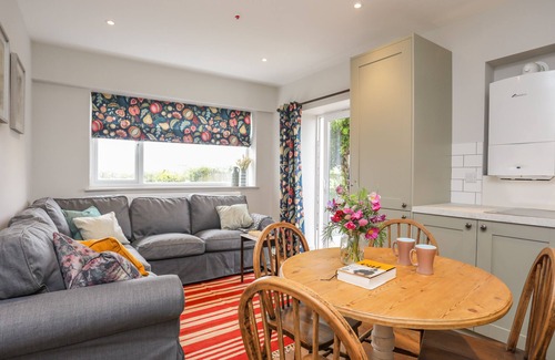 Holyhead Cabaña | GOLF - APARTAMENTO 3, admite mascotas en Trearddur Bay, Ref 1016559