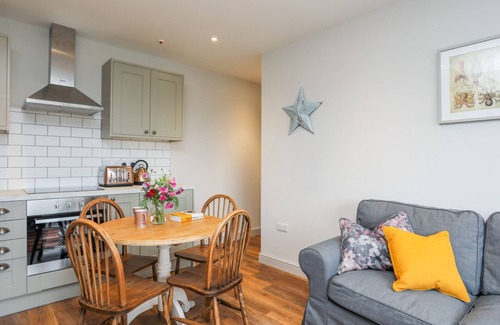 Holyhead Cabaña | GOLF - APARTAMENTO 3, admite mascotas en Trearddur Bay, Ref 1016559