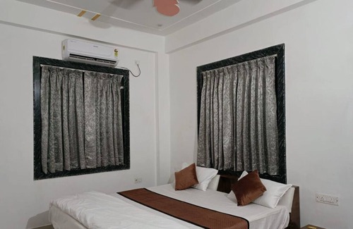 Barsana Hotel | BRAJDHAM HOTEL BARSANA