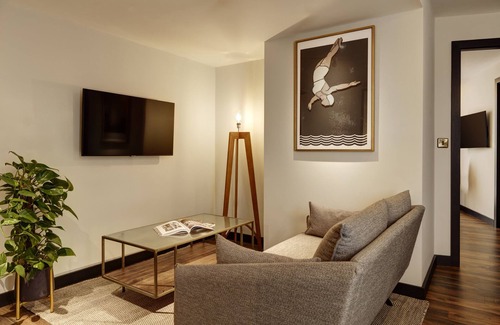 London Borough of Bromley Hotel | Brama