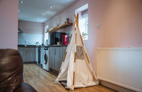 Turriff Cabaña | Bramble Cottage - a rural that sleeps 4 guests in 2 bedrooms