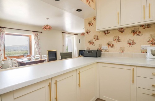 Thornthwaite Cabaña | BRAMBLE COTTAGE, pet friendly, with a garden in Braithwaite