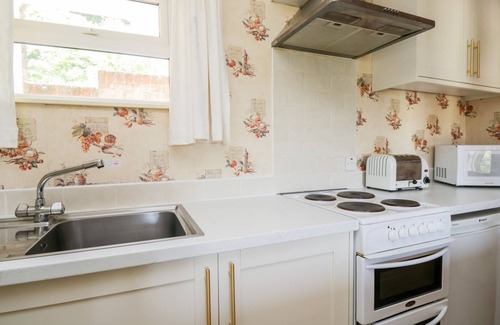 Thornthwaite Cabaña | BRAMBLE COTTAGE, pet friendly, with a garden in Braithwaite