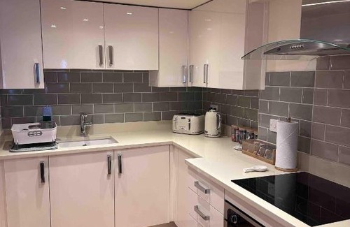 Bridgnorth Casa | Bramble cottage with free parking