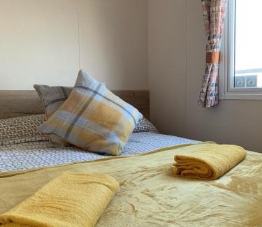 Porthcawl Otro | Brambles 66 -Static Holiday Caravan, Porthcawl