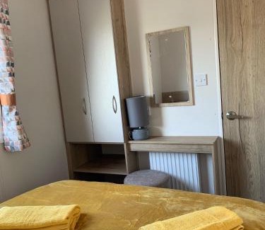 Porthcawl Otro | Brambles 66 -Static Holiday Caravan, Porthcawl