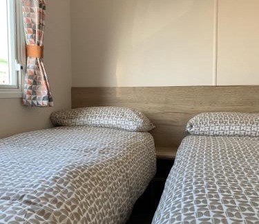 Porthcawl Otro | Brambles 66 -Static Holiday Caravan, Porthcawl
