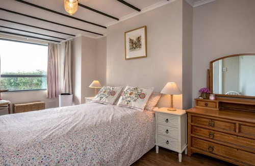 Llanengan Casa | Brambles in the beautiful Pwllheli