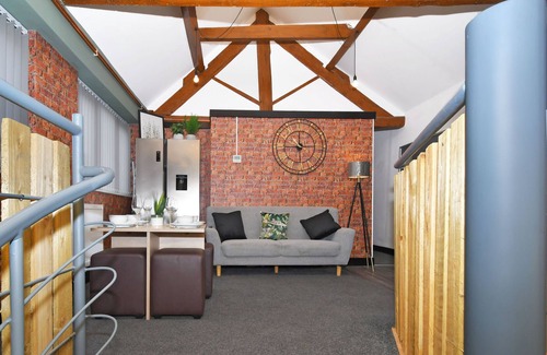 Newcastle-Under-Lyme Casa | Brampton Him House by YourStays
