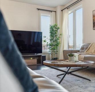 Brampton Casa | Brampton Oasis, Stylish, Family friendly