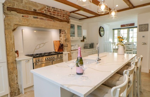 Corbridge Cabaña | BRAMWELL HOUSE, family friendly, with open fire in Corbridge