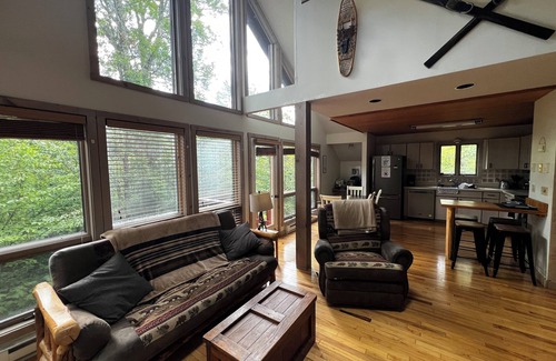 Davis Cabina | Branching Out Chalet