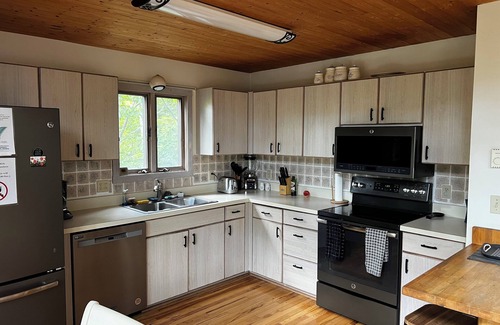 Davis Cabina | Branching Out Chalet