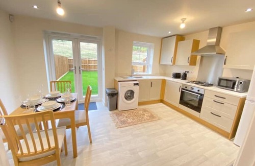 Milton Keynes Casa | Brand New Stylish 3 Bed House