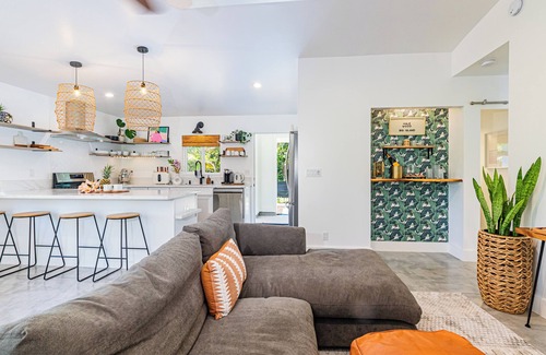 Keaau Casa | Brand new 2 bedrm/1 bath on .3 acre - privacy, style, class! Impeccable design!