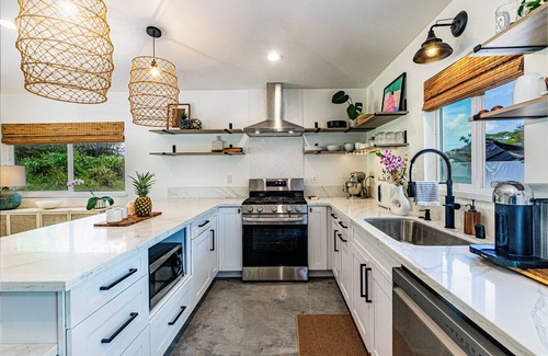 Keaau Casa | Brand new 2 bedrm/1 bath on .3 acre - privacy, style, class! Impeccable design!