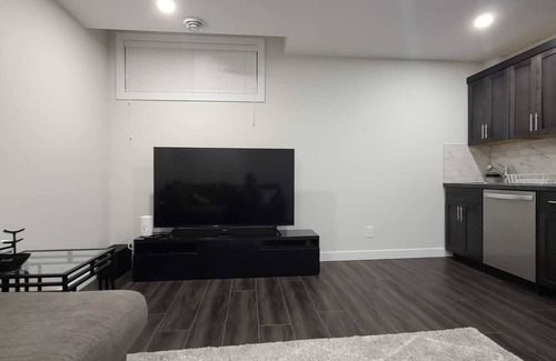 Calgary Casa | Brand New 2 BR Suite Located Near YYC Airport
