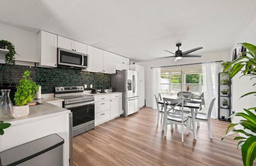 Bonita Springs Apartamento | Brand New 2Bed in Bonita's Heart with Superb Patio and Garden