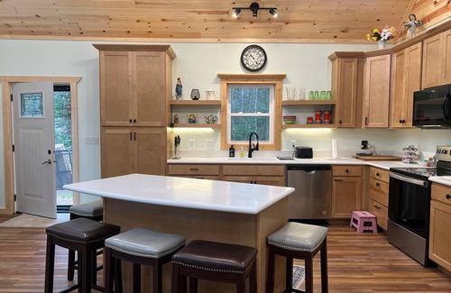 Conover Cabina | Brand new 3-bedroom cabin on 4 acres on Pioneer Lake!