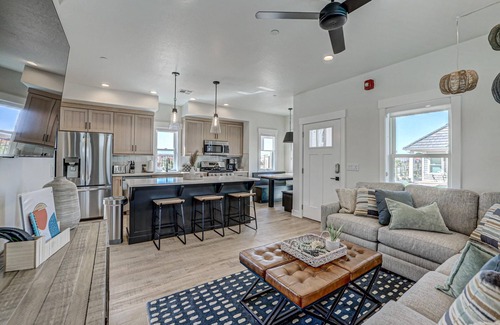 St. George Casa | Brand New | 3 Bedroom | Lazy River and Mini Golf | Cottage | SC