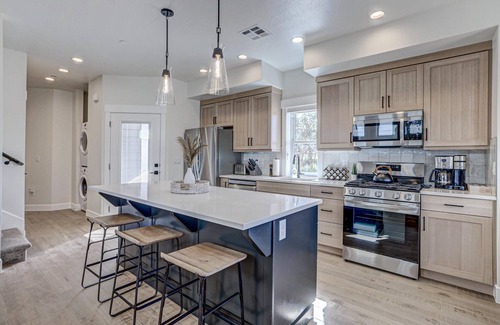 St. George Casa | Brand New | 3 Bedroom | Lazy River and Mini Golf | Cottage | SC