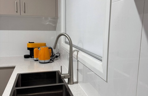 Hebersham Casa | Brand-new 3 bedrooms flat to stay in Sydney